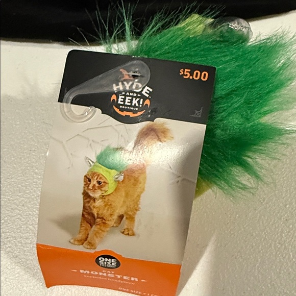 Cat toys and costumes! 10 pack Halloween cat toy and pumpkin cat nip. 3 costumes - Picture 7 of 7